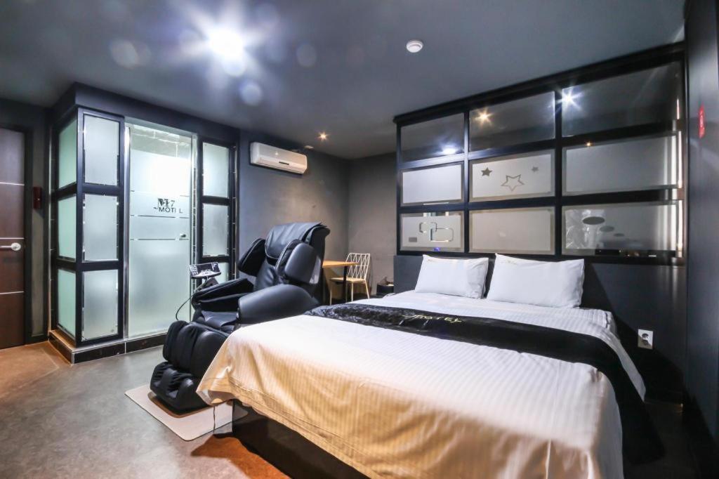 M7 Business Hotel Chilgok Экстерьер фото