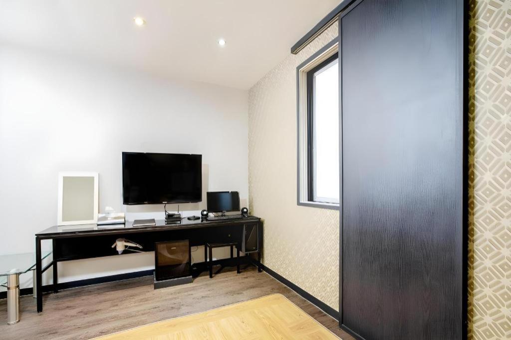 M7 Business Hotel Chilgok Экстерьер фото