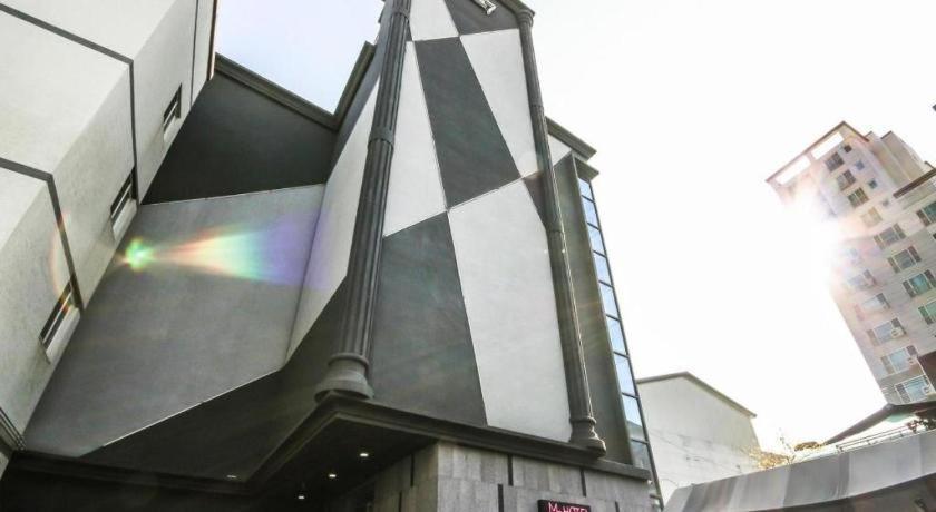 M7 Business Hotel Chilgok Экстерьер фото